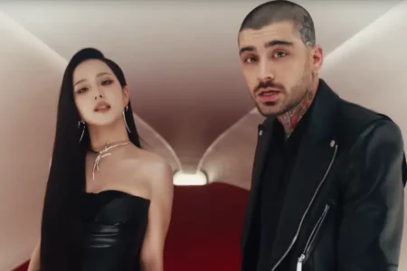 Jisoo BLACKPINK dan Zayn Malik Kolaborasi dalam Eyes Closed, Teaser Video Musiknya Bikin Heboh! Tangkapan layar official music video teaser 'Eyes Closed' JISOO X ZAYN (sumber: Youtube @JISOO)