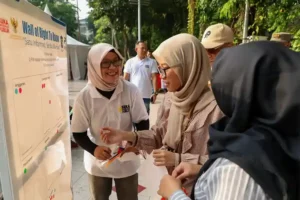 Pemkot Surabaya dan KI Jatim Rayakan Right to Know Day 2025, Serukan Budaya Keterbukaan Informasi Publik Pemkot Surabaya dan KI Jatim gelar Right to Know Day 2025 di Taman Bungkul, dorong keterbukaan informasi publik dan literasi warga.