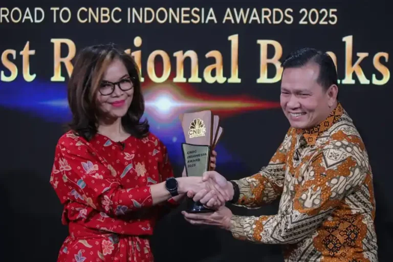 Bank Jakarta Raih Penghargaan ESG Excellence Awards Berkat Dukungan pada UMKM dan Komunitas Bank Jakarta raih ESG Excellence Awards atas kontribusi terhadap UMKM dan komunitas, tegaskan komitmen keberlanjutan dan inklusi ekonomi.