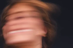 Ilustrasi deepfake (foto: Mitchell Griest, unsplash)
