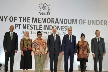 Nestlé Gandeng BPJPH Fasilitasi 5.000 Sertifikasi Halal untuk UMK, Perkuat Industri Halal Nasional Nestlé Indonesia bekerja sama dengan BPJPH untuk percepatan 5.000 sertifikasi halal UMK, dorong daya saing industri halal Indonesia secara global.