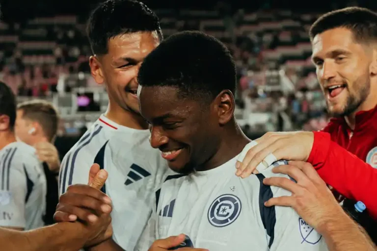Chicago Fire Menyala: Taklukkan Inter Miami 5-3, Suárez dan Messi Dibikin tak Berdaya Chicago Fire unggul 5-3 dari Inter Miami dalam laga lanjutan Major League Soccer (MLS) di Chase Stadium (foto: facebook @chicagofire)