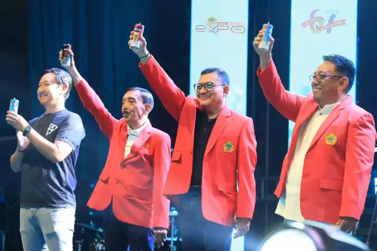 Untag Surabaya Expo 2025 hadirkan Juicy Luicy, UKM mahasiswa, dan inspirasi dari Aci Resti. Pesta kreativitas kampus penuh semangat nasional.