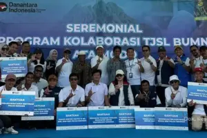 Hutama Karya Dukung Keberlanjutan Pulau Komodo Lewat Air Bersih, Pendidikan, dan Pemberdayaan Masyarakat Hutama Karya dorong keberlanjutan di Pulau Komodo lewat akses air bersih, pendidikan, dan pemberdayaan ekonomi masyarakat lokal.