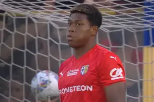 Kiper Parma Zion Suzuki Cedera Serius, Gagal Tampil Tiga Bulan di Tengah Ketertarikan Chelsea Zion Suzuki