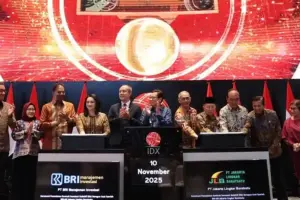 Maybank Indonesia Perkuat Posisi sebagai Bank Kustodian Syariah Maybank Indonesia ditunjuk sebagai Bank Kustodian untuk KIK EBA Syariah pertama di Indonesia, memperkuat komitmen terhadap keuangan Syariah nasional.