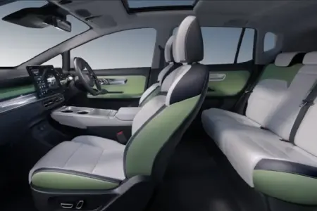 GAC Indonesia Pamerkan Lini Lengkap Mobil Listrik AION dan HYPTEC di GJAW 2025 Kabin AION Y