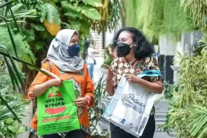 Surabaya Siagakan Uji Mikroplastik di Air Hujan, Perkuat Langkah Pencegahan Pencemaran Ilustrasi kampanye mengurangi sampah plastik