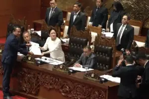 RUU Pengelolaan Ruang Udara Disahkan, Jadi Payung Hukum Pengaturan Wahana dan Pesawat Udara RUU Pengelolaan Ruang Udara disahkan DPR RI sebagai dasar hukum pengelolaan wilayah udara, termasuk aturan wahana udara dan drone.