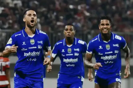 Persib sukses taklukkan Madura United 4-1 (sumber foto: facebook PERSIB Bandung)