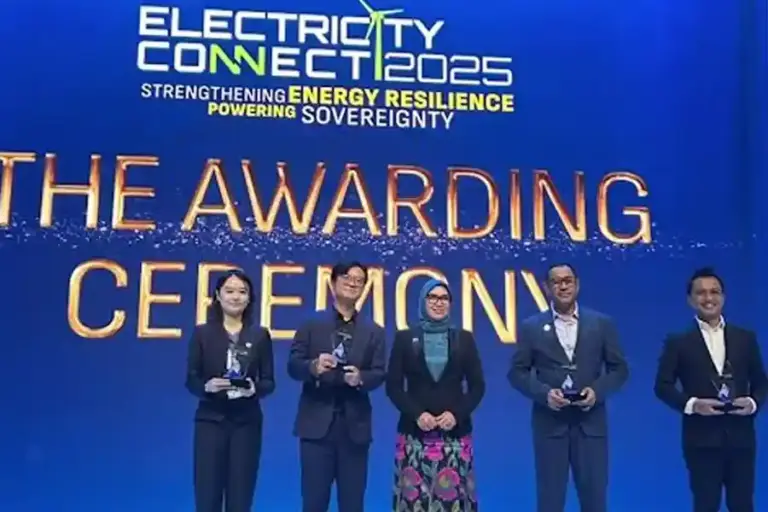 Pemerintah Tegaskan Komitmen Transisi Energi di Electricity Connect 2025, Targetkan 79 Persen Pembangkit EBT pada 2034 Pemerintah perkuat komitmen transisi energi di Electricity Connect 2025 dengan target 79% pembangkit EBT pada 2034 dan Super Grid nasional.