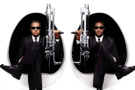Sinopsis Men in Black II (2002), Film Laris Manis yang Menandai Penampilan Terakhir Michael Jackson Men in Black II (2002)