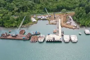 Hutama Karya Percepat Proyek Open Access Sorong untuk Perkuat Ketahanan Energi di Indonesia Timur Hutama Karya percepat Proyek Open Access Sorong untuk menjaga keandalan pasokan energi di Papua dan Maluku serta dorong manfaat ekonomi lokal.