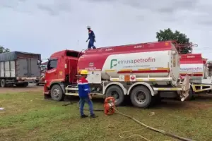 Pertamina memastikan distribusi BBM ke wilayah terdampak bencana di Bener Meriah tetap berjalan aman melalui jalur darat dengan pengawalan aparat.