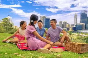Liburan Keluarga Modern: Australia Barat Hadirkan Pengalaman Wisata Ramah Semua Usia Australia Barat menawarkan liburan keluarga dengan kombinasi alam, budaya, dan kota, cocok untuk anak-anak dan orang dewasa.