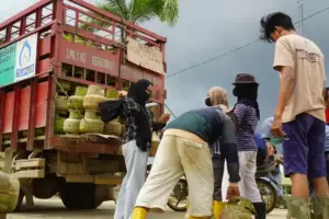 Pertamina Patra Niaga meningkatkan distribusi LPG subsidi di Banda Aceh hingga 40 persen untuk menjaga pasokan energi pascabencana.