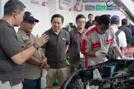 Toyota mengoperasikan Posko Siaga 24 Jam dan 300 bengkel resmi selama libur Nataru 2025 demi memastikan perjalanan pelanggan tetap aman dan nyaman.