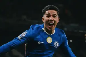 Enzo Fernandez usai cetak gol di menit-menit akhir laga. Chelsea meraih satu poin Liga Premier di kandang Manchester City (sumber foto: facebook @ChelseaFC)
