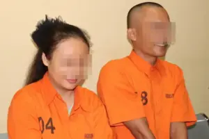 Guru SD berstatus PPPK diamankan Polres Pringsewu karena diduga menjadi bagian dari jaringan peredaran sabu bersama pasangannya. Hukum tegak tanpa pandang bulu.