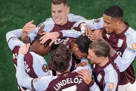 Aston Villa usai menaklukkan Red Bull Salzburg (sumber foto: facebook @avfcofficial)