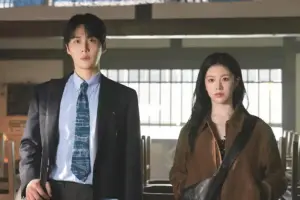 Go Youn-jung dan Kim Seon-ho dalam Can This Love Be Translated? (2026) (foto: Dok Netflix via IMDb)