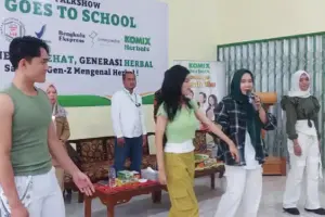 Gaya Hidup Sehat Gen Z, Komix Herbal Dorong Kombinasi Literasi Digital dan Pemanfaatan Herbal Komix Herbal Goes to School dorong gaya hidup sehat Gen Z melalui edukasi herbal, swamedikasi tepat, dan literasi digital di berbagai kota Indonesia.