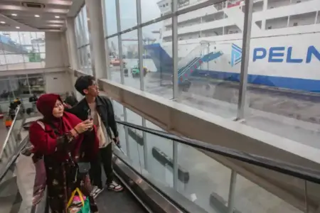 Diskon Tiket Kapal PELNI Terserap 91 Persen, Mobilitas Penumpang Nataru Meningkat Tajam Program diskon tiket kapal PELNI terserap 91 persen hingga awal Januari 2026, mendorong lonjakan penumpang dan arus mudik Nataru.