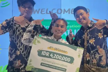 Mahasiswa UNAIR raih juara internasional lewat inovasi Netra, reuse jar solusi sampah plastik multilayer hingga 50 kali pakai.