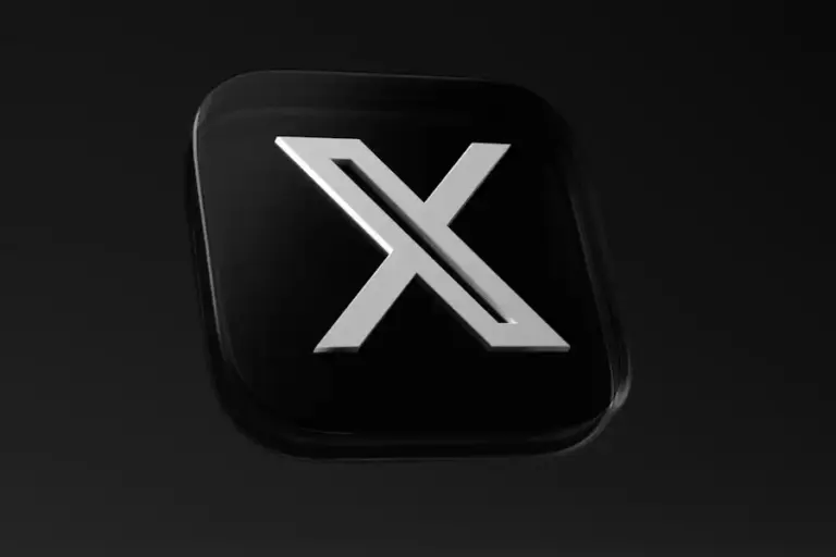 Platform X (foto: Dima Solomin, unsplash)