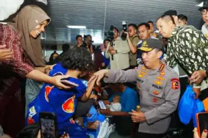 Kapolri Listyo Sigit pastikan arus balik Lebaran 2026 aman di Bakauheni, meski volume kendaraan naik lebih dari 20 persen.