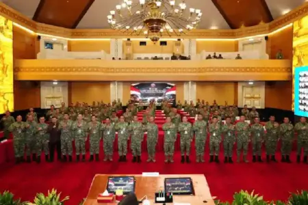 Kasum TNI Letjen Richard Tampubolon membuka Rakor Komlek TNI 2026 untuk memperkuat modernisasi sistem komunikasi militer dan sinergi antar matra.