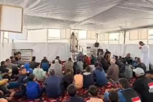 BAZNAS membangun tiga masjid darurat di Gaza untuk membantu warga tetap beribadah di tengah krisis kemanusiaan dan konflik berkepanjangan.