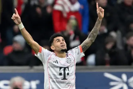 Luis Díaz (sumber foto: facebook @fcbayern.en)