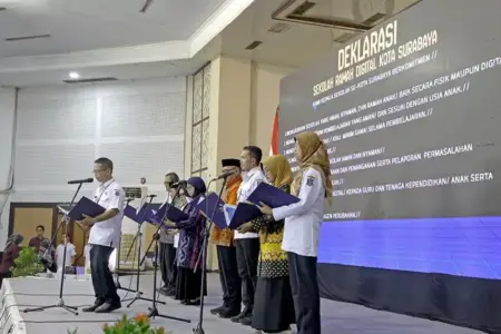 Pemkot Surabaya perkuat perlindungan anak di ruang digital dengan libatkan kampus, polisi, dan masyarakat hingga tingkat RW.