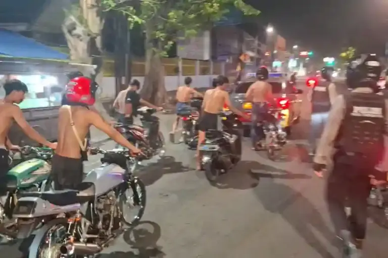 Polres Pasuruan Kota mengamankan 14 motor diduga balap liar dan miras saat patroli Pleton Siaga di sejumlah titik rawan gangguan kamtibmas.