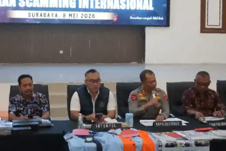 Polrestabes Surabaya membongkar jaringan scamming internasional. Sebanyak 44 orang dari China, Taiwan, Jepang, dan Indonesia diamankan.