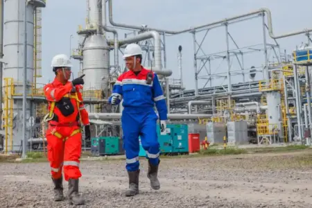 Elnusa memperkuat bisnis jasa hulu migas melalui investasi strategis dan teknologi modern untuk meningkatkan kapasitas layanan dan pertumbuhan berkelanjutan.