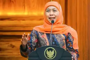 Gubernur Khofifah Indar Parawansa