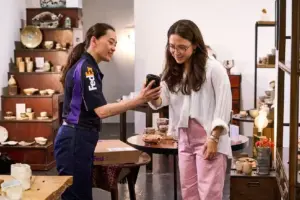 Sebanyak 64 persen eksportir Asia Pasifik belum siap menghadapi aturan e-filing AS. FedEx memperkuat dukungan kepatuhan bagi pelaku usaha termasuk Indonesia.