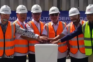 Hutama Karya merampungkan dermaga ekspor semen SBI di Tuban dengan tube conveyor terbesar di Asia Tenggara untuk mendukung pasar global.