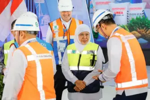 Gubernur Khofifah dampingi Menko Pangan Zulkifli Hasan di GSPI ASRI 2026 Gresik. Jatim siap dorong digitalisasi pelabuhan yang ramah lingkungan dan efisien.
