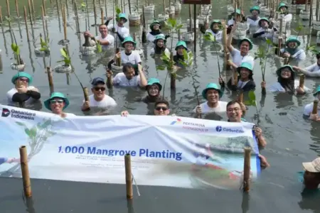 PIEP menanam 1.000 mangrove, menggelar aksi bersih lingkungan, dan edukasi ekosistem pesisir dalam peringatan Hari Lingkungan Hidup 2026.