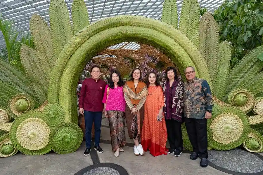 Indonesia mencatat sejarah di Gardens by the Bay Singapura lewat Orchid Extravaganza yang menghadirkan lebih dari 30 instalasi seni budaya Nusantara.