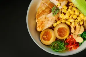 ARTOTEL Yogyakarta menghadirkan campaign kuliner The Late Shift dengan menu Nusantara modern dan signature cocktail hingga 20 September 2026.